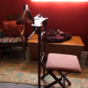 Theatre vanity night out prep chair